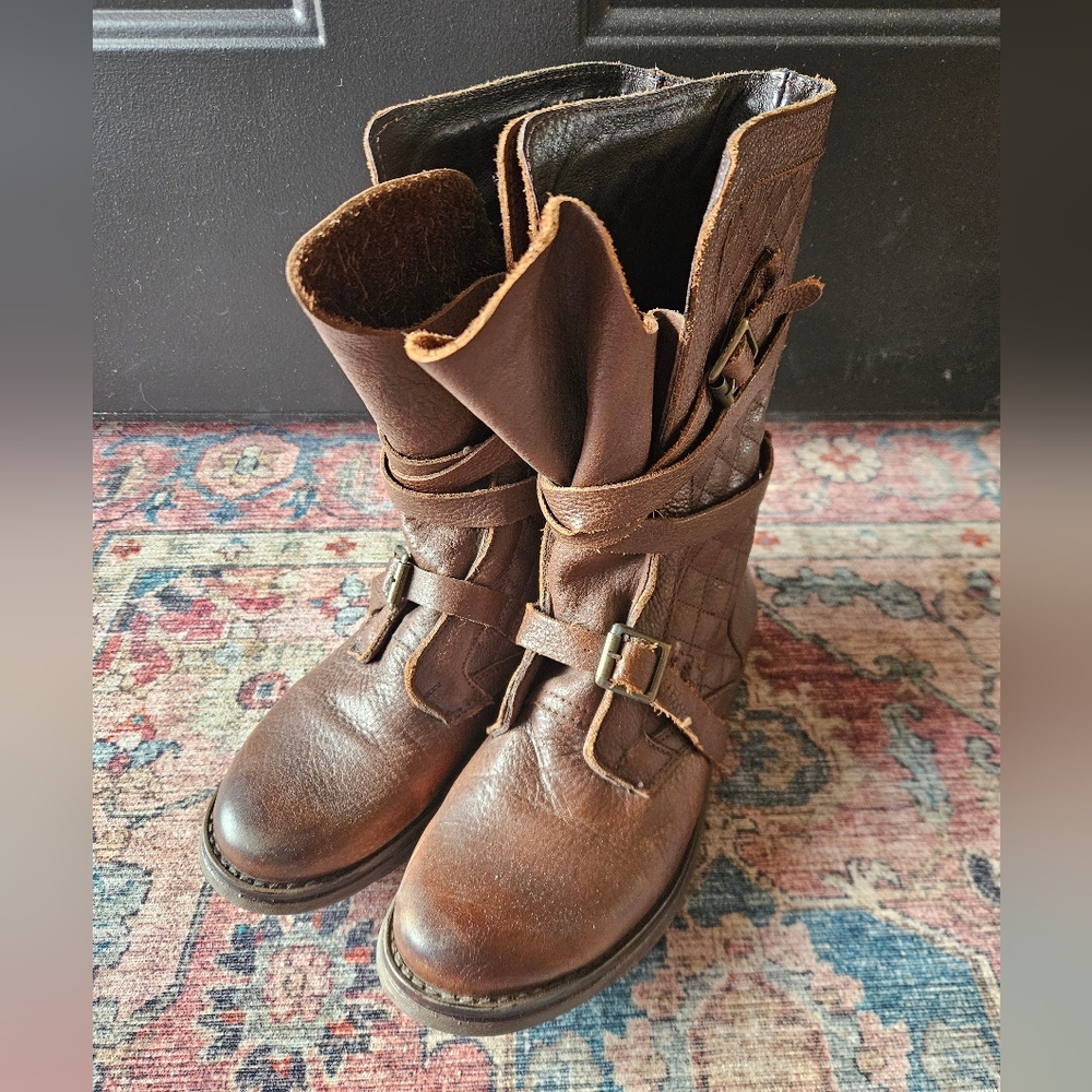 Brown Leather Buckle Boots - Picture 3 of 14